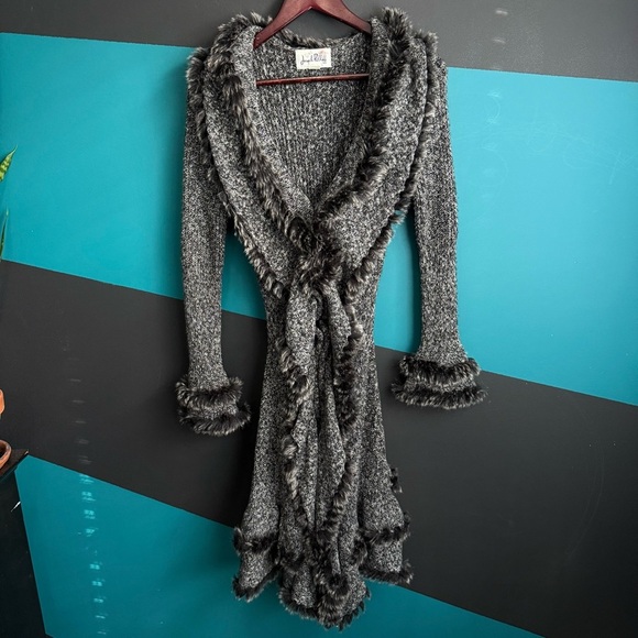 Joseph Ribkoff Gray Knit with Fur Trim size M - Picture 5 of 15